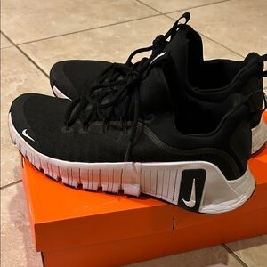 Nike Black and White Men's Athletic Sneakers with Flex Sole